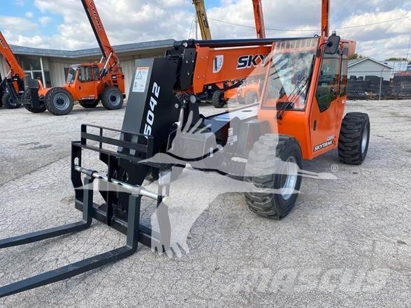 SkyTrak 6042 Telescopic handlers