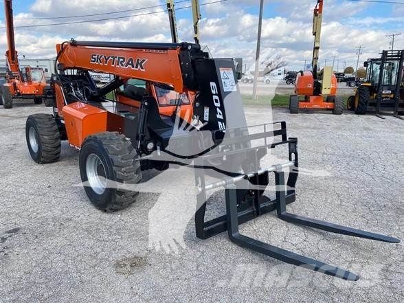 SkyTrak 6042 Telescopic handlers