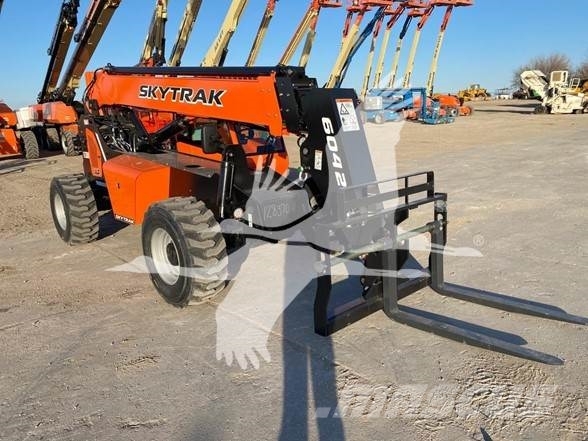 SkyTrak 6042 Telescopic handlers