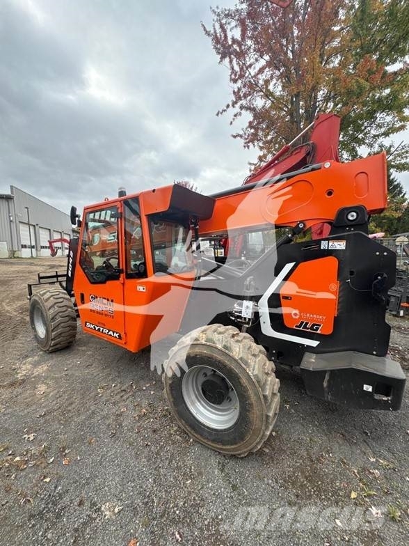 SkyTrak 6042 Telescopic handlers