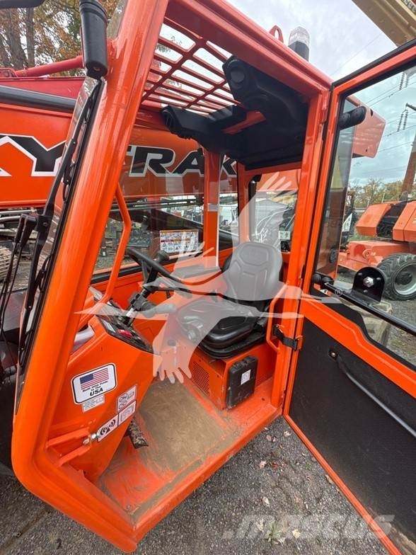 SkyTrak 6042 Telescopic handlers