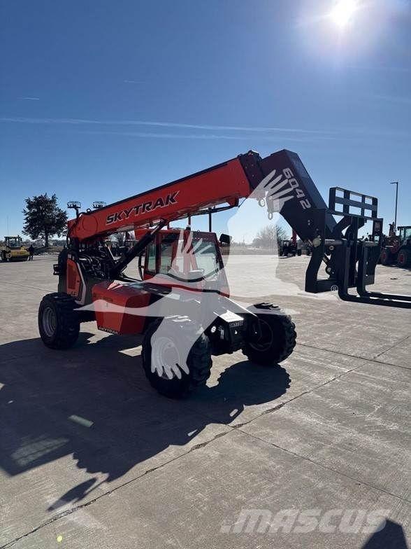 SkyTrak 6042 Telescopic handlers