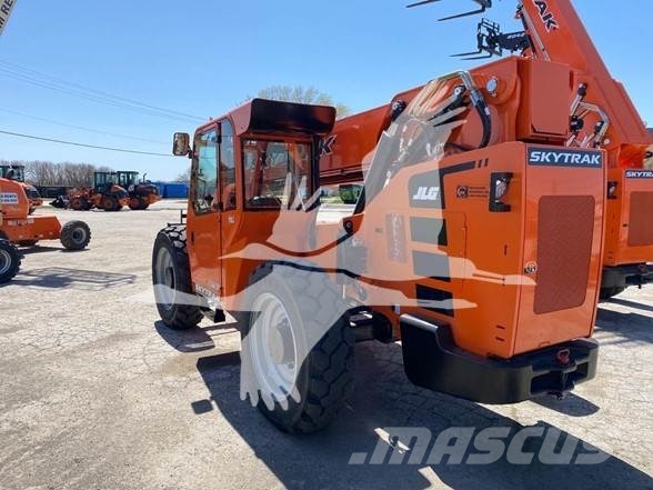 SkyTrak 8042 Teleszkópos rakodók