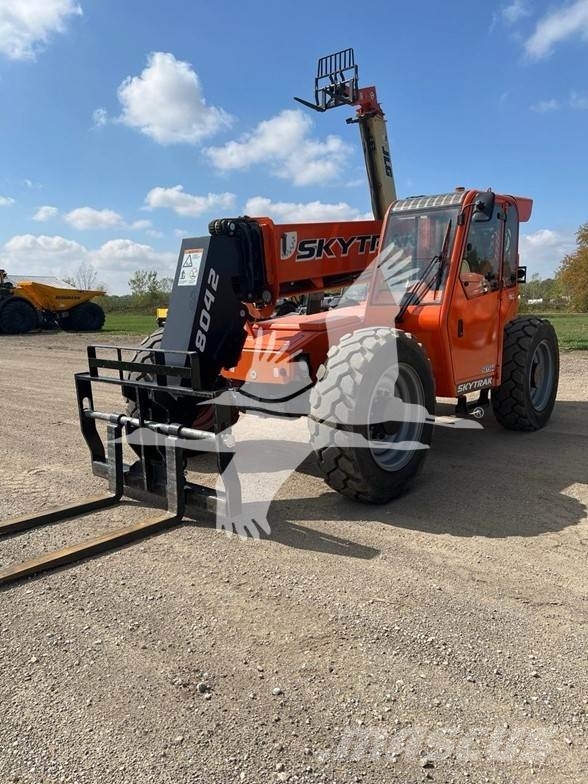 SkyTrak 8042 Teleszkópos rakodók