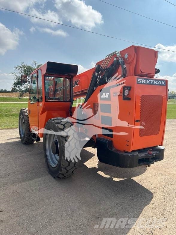 SkyTrak 8042 Teleszkópos rakodók