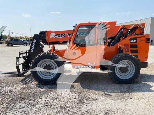 SkyTrak 8042 Teleszkópos rakodók