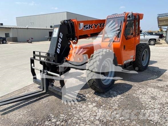 SkyTrak 8042 Teleszkópos rakodók