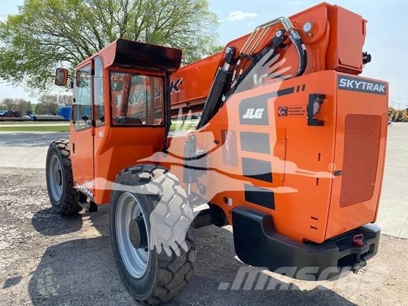 SkyTrak 8042 Teleszkópos rakodók