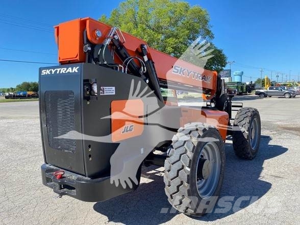 SkyTrak 8042 Teleszkópos rakodók