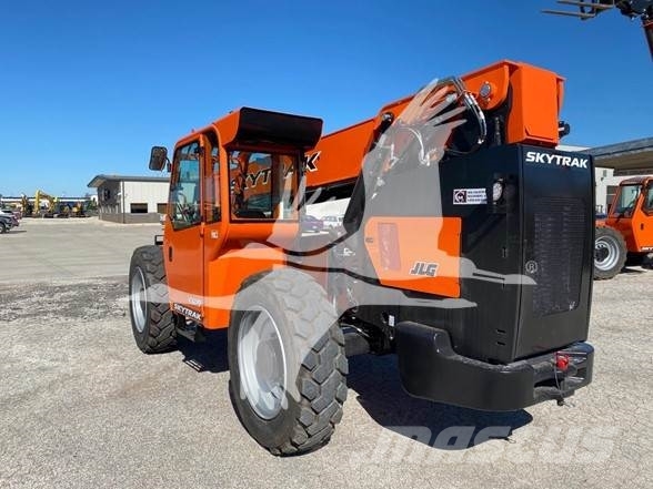 SkyTrak 8042 Teleszkópos rakodók