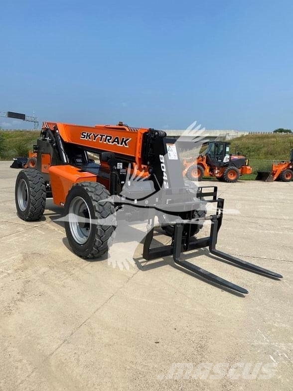 SkyTrak 8042 Telescopic handlers