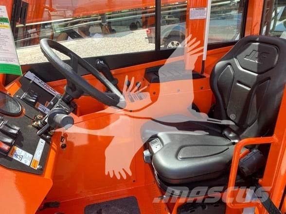 SkyTrak 8042 Teleszkópos rakodók