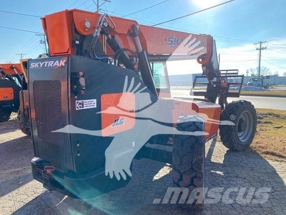 SkyTrak 8042 Teleszkópos rakodók
