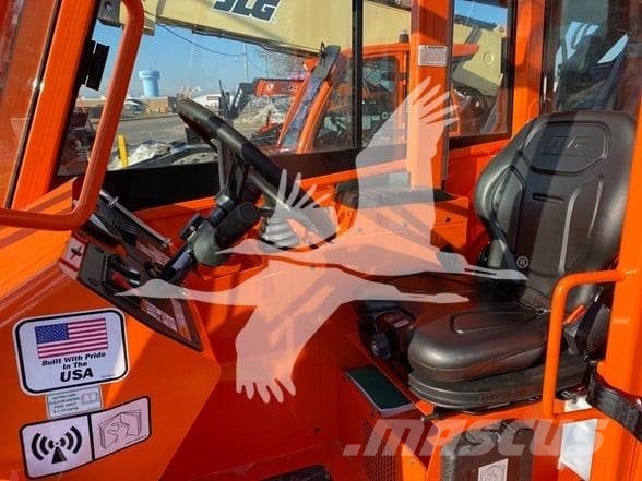 SkyTrak 8042 Teleszkópos rakodók