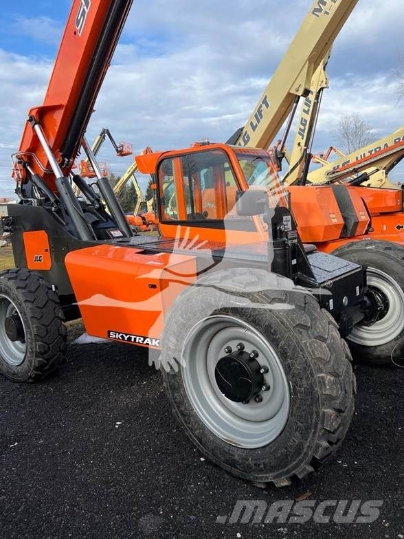 SkyTrak 8042 Teleszkópos rakodók