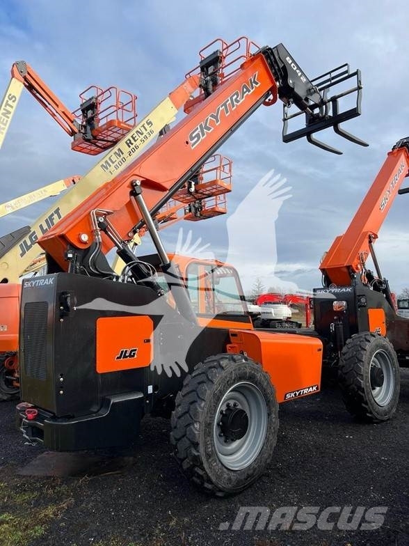 SkyTrak 8042 Teleszkópos rakodók