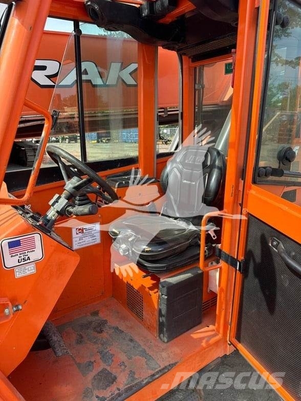 SkyTrak 8042 Teleszkópos rakodók