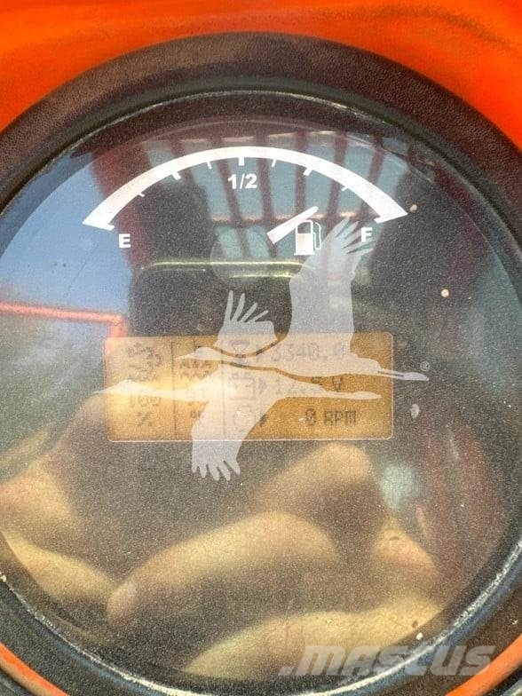 SkyTrak 8042 Teleszkópos rakodók
