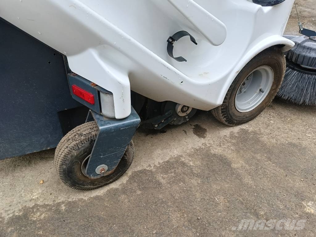 TSM Itala 135 BT street sweeper bezem 24V electric Kehrer