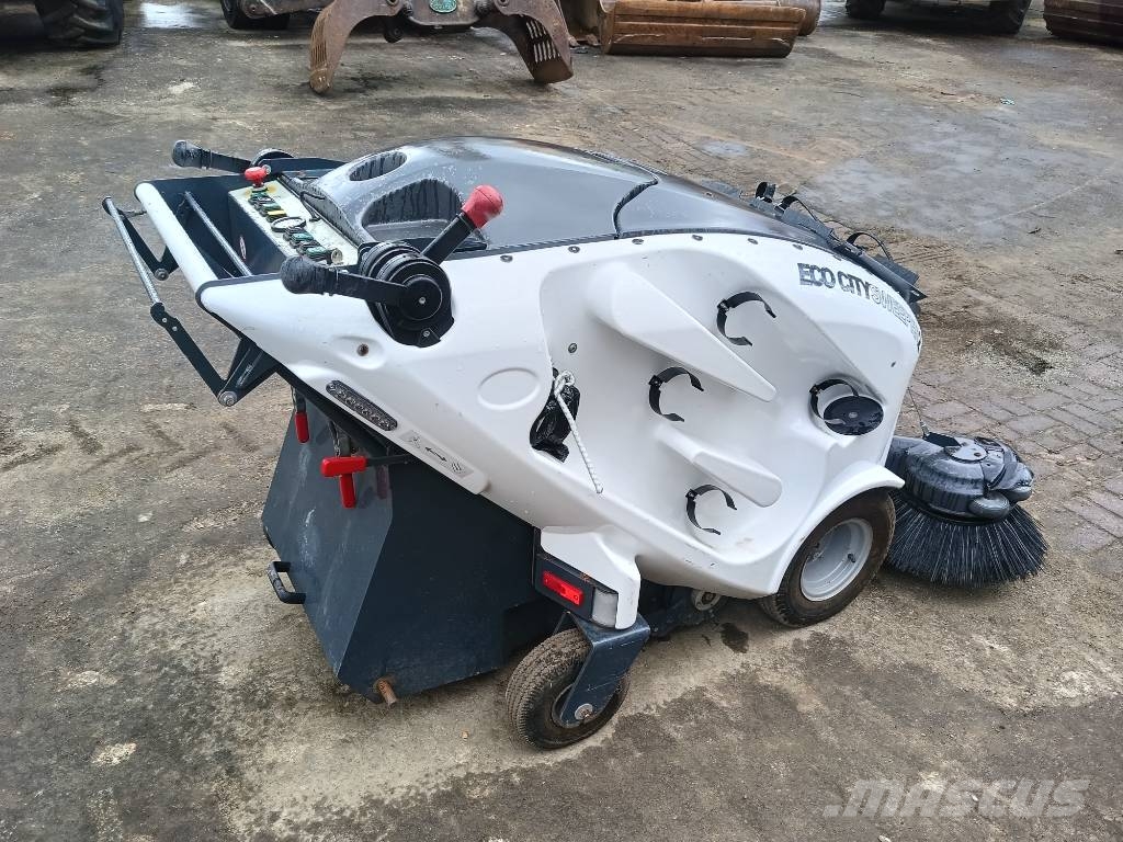 TSM Itala 135 BT street sweeper bezem 24V electric Kehrer