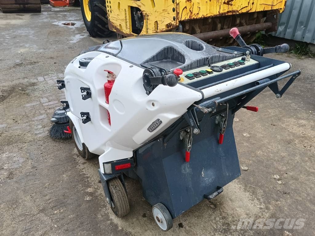 TSM Itala 135 BT street sweeper bezem 24V electric Kehrer