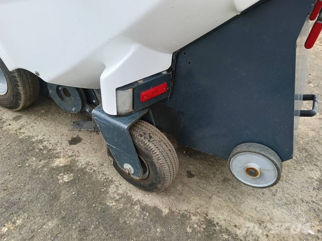 TSM Itala 135 BT street sweeper bezem 24V electric Kehrer