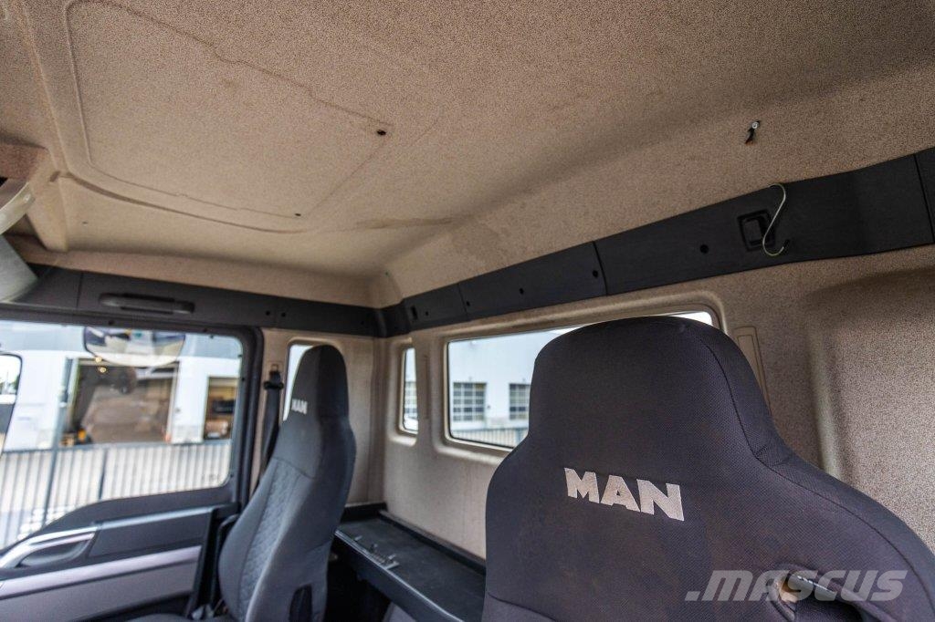 MAN TGS 33.470 BL - AJK Rol kiper kamioni sa kukom za podizanje tereta
