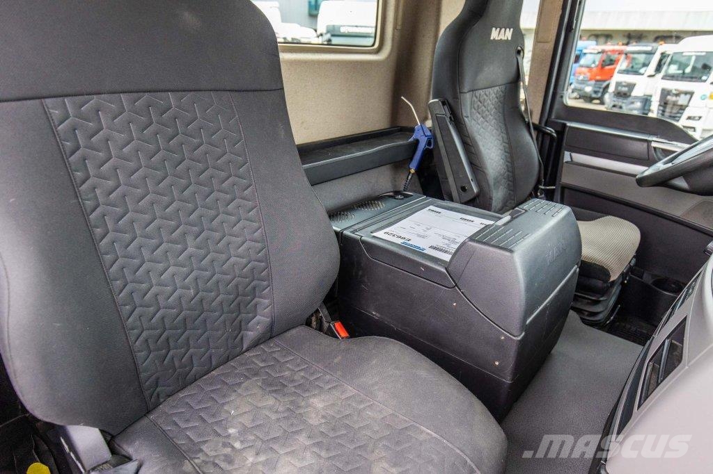 MAN TGS 33.470 BL - AJK Rol kiper kamioni sa kukom za podizanje tereta
