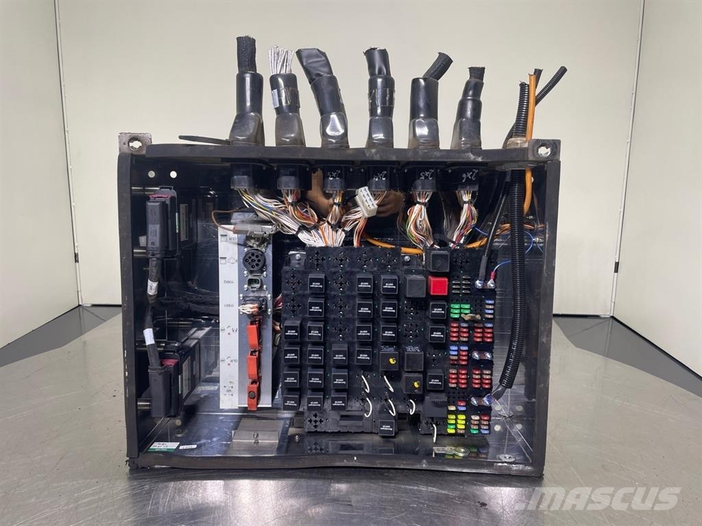 Sennebogen 835E-175343-Switch kabinet/Schaltschrank Електроніка
