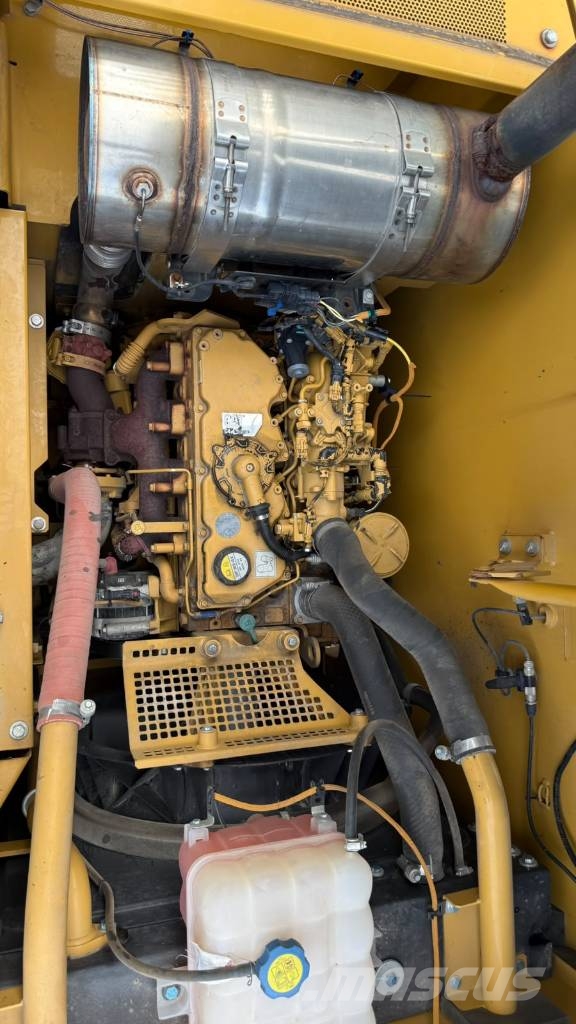 CAT 318 E L Crawler excavators