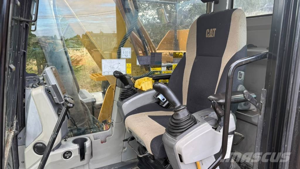 CAT 318 E L Crawler excavators