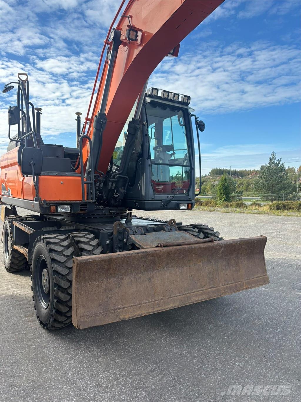 Doosan DX170W-5 Колесни екскаватори