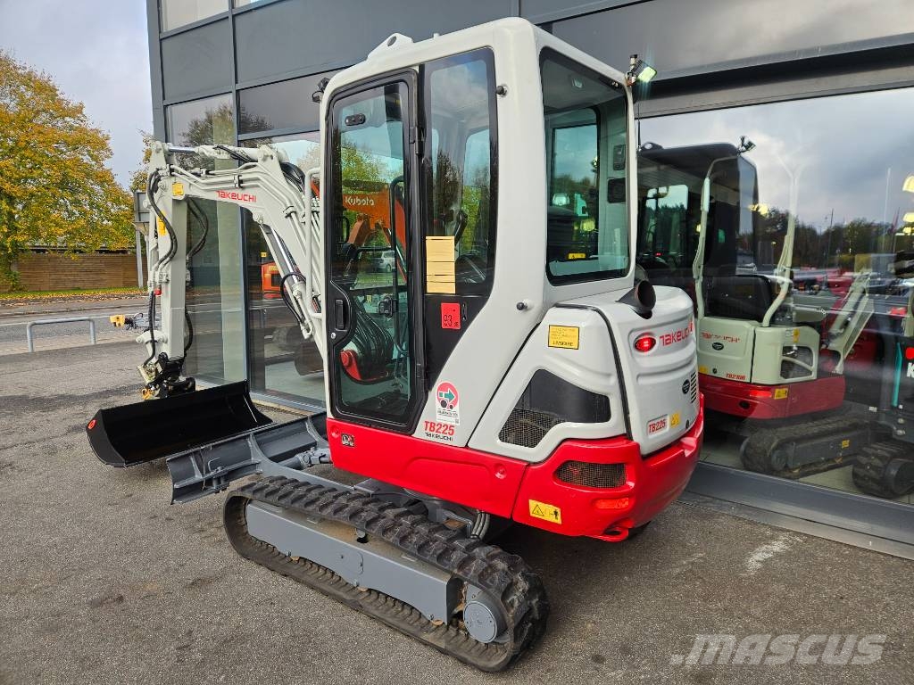 Takeuchi TB 225 Mini excavators < 7t (Mini diggers)