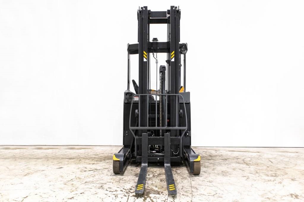 Crown ESR1016, skjutstativtruck i nyskick. Endast 510h. Ричтраки