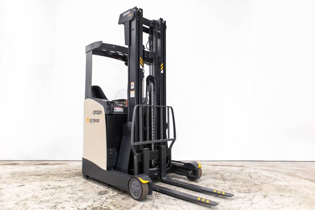 Crown ESR1016, skjutstativtruck i nyskick. Endast 510h. Ричтраки