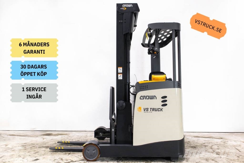 Crown ESR1016, skjutstativtruck i nyskick. Endast 510h. Ричтраки