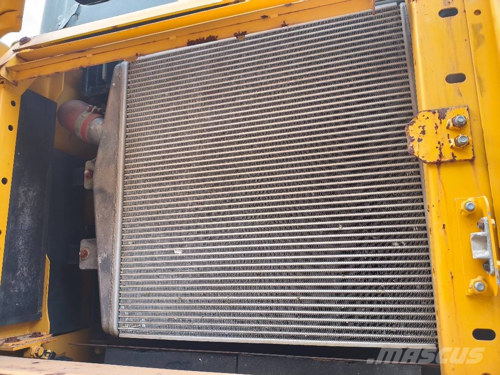 Komatsu PC450-8 Bagri goseničarji