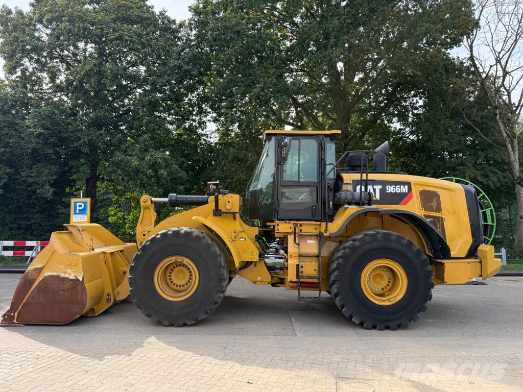 CAT 966M Pyöräkuormaajat