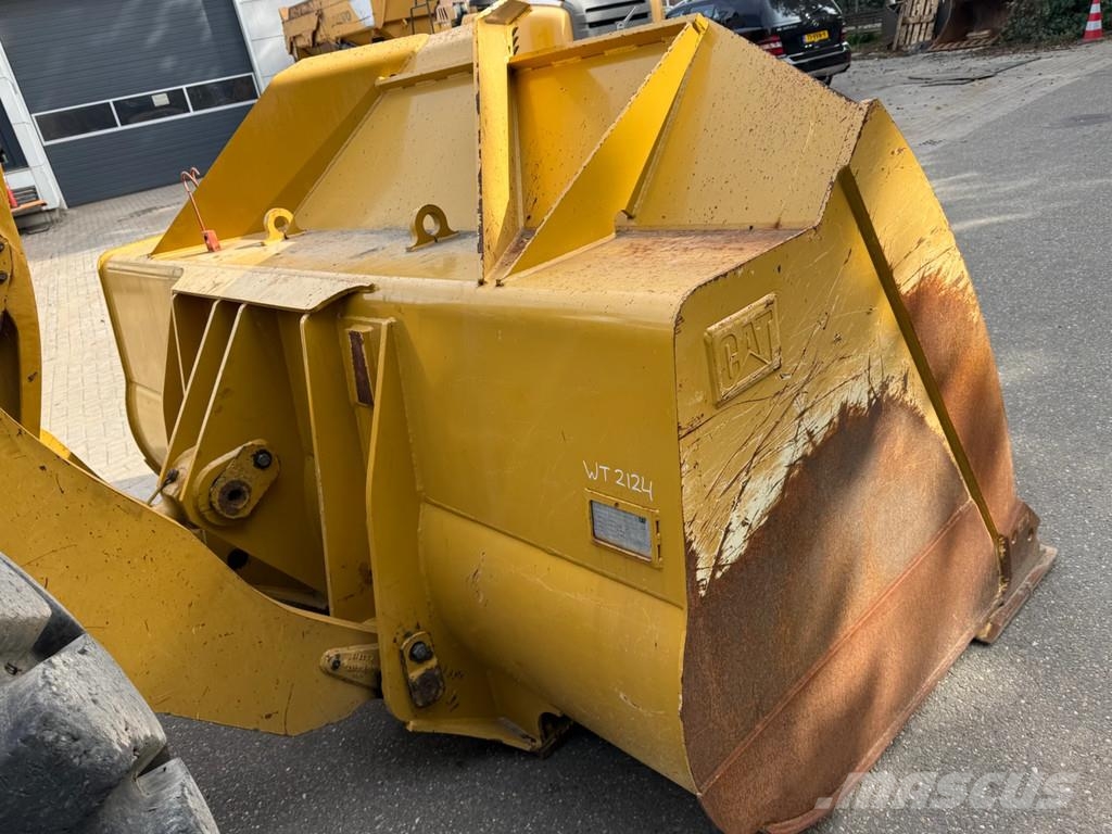 CAT 966M Pyöräkuormaajat
