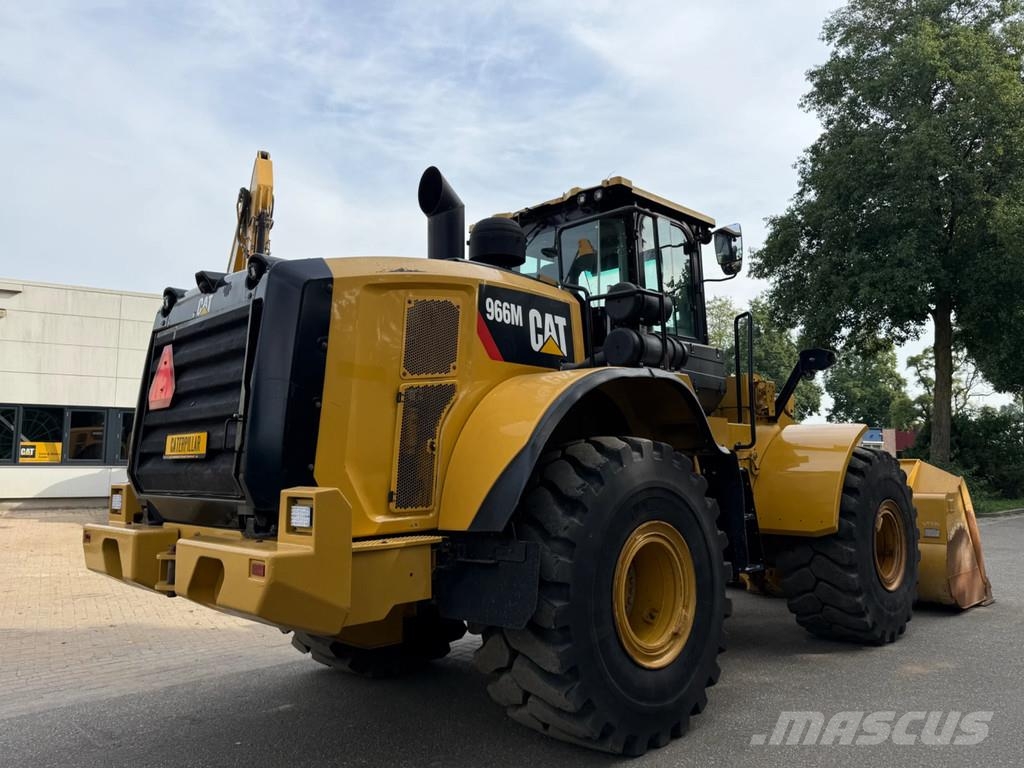 CAT 966M Pyöräkuormaajat