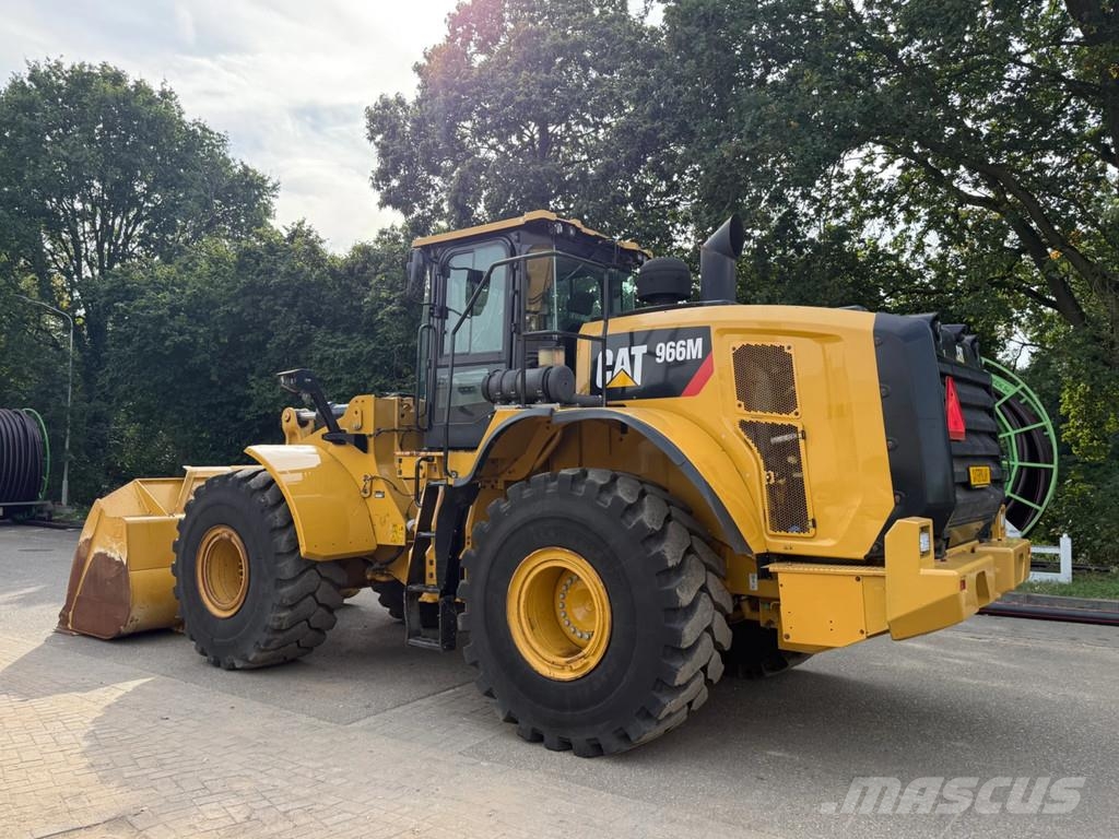CAT 966M Pyöräkuormaajat