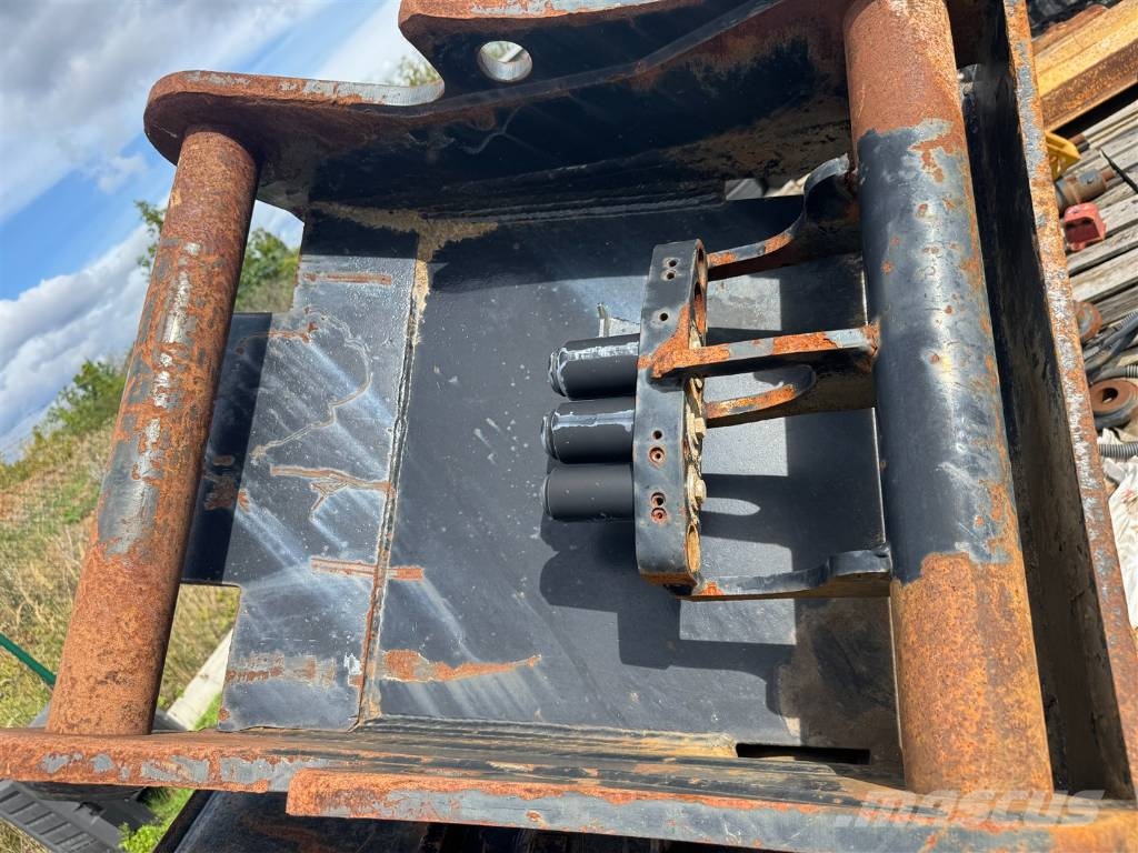  Hydraulic swing Bucket 170 cm SQ80 Godet