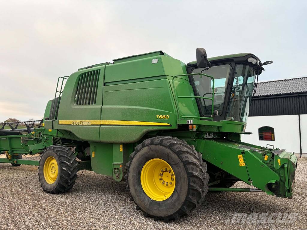 John Deere T 660 Moissonneuse batteuse