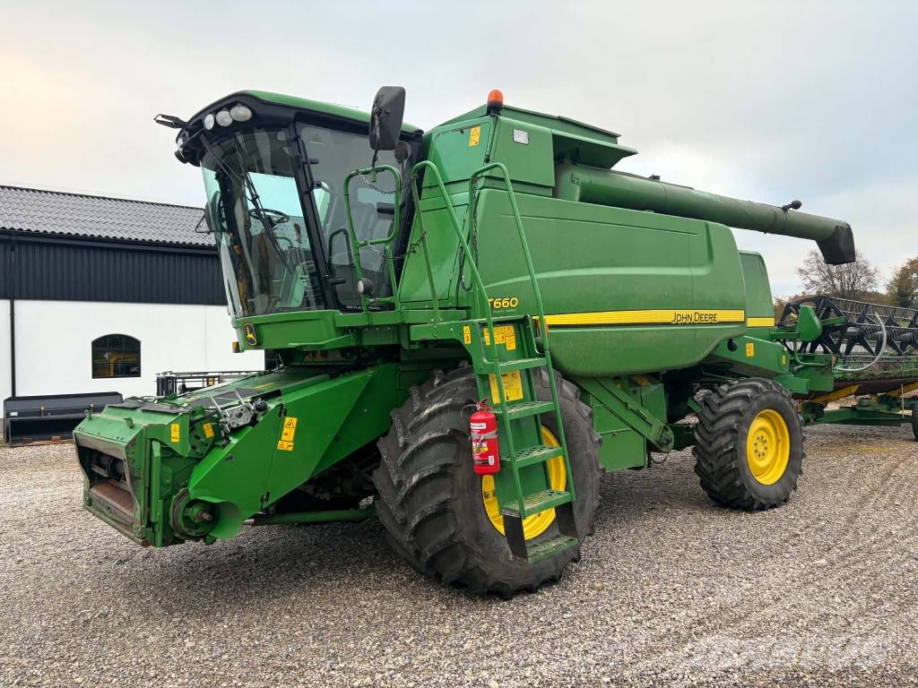 John Deere T 660 Moissonneuse batteuse