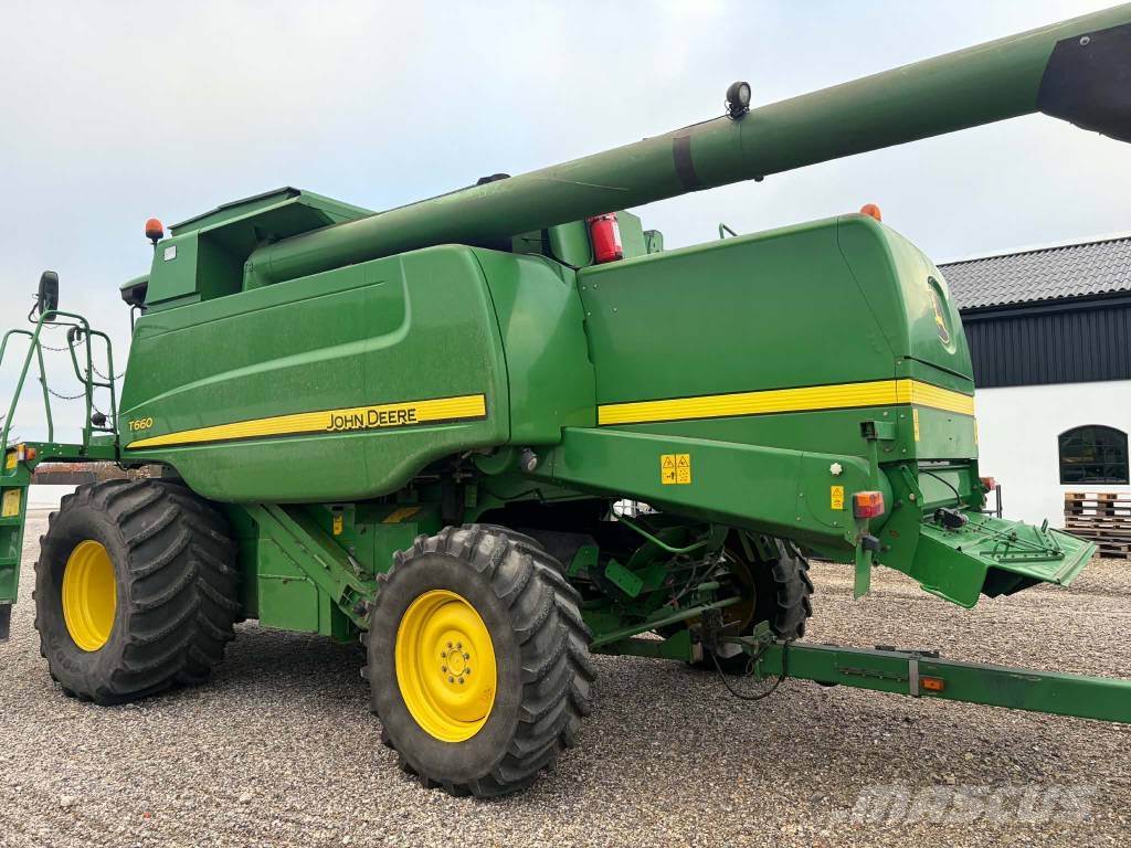 John Deere T 660 Moissonneuse batteuse