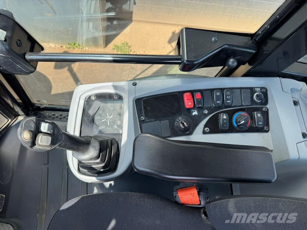 CAT 908M 輪胎式裝載機