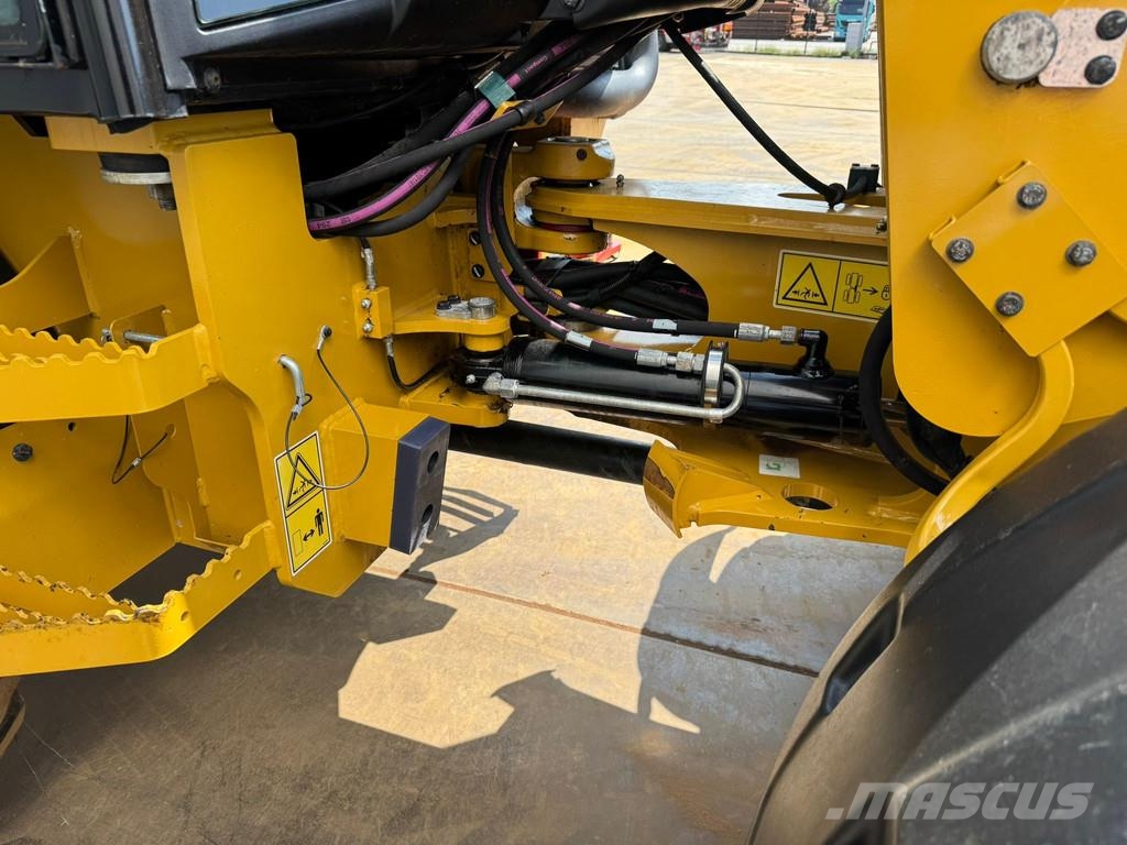 CAT 908M 輪胎式裝載機
