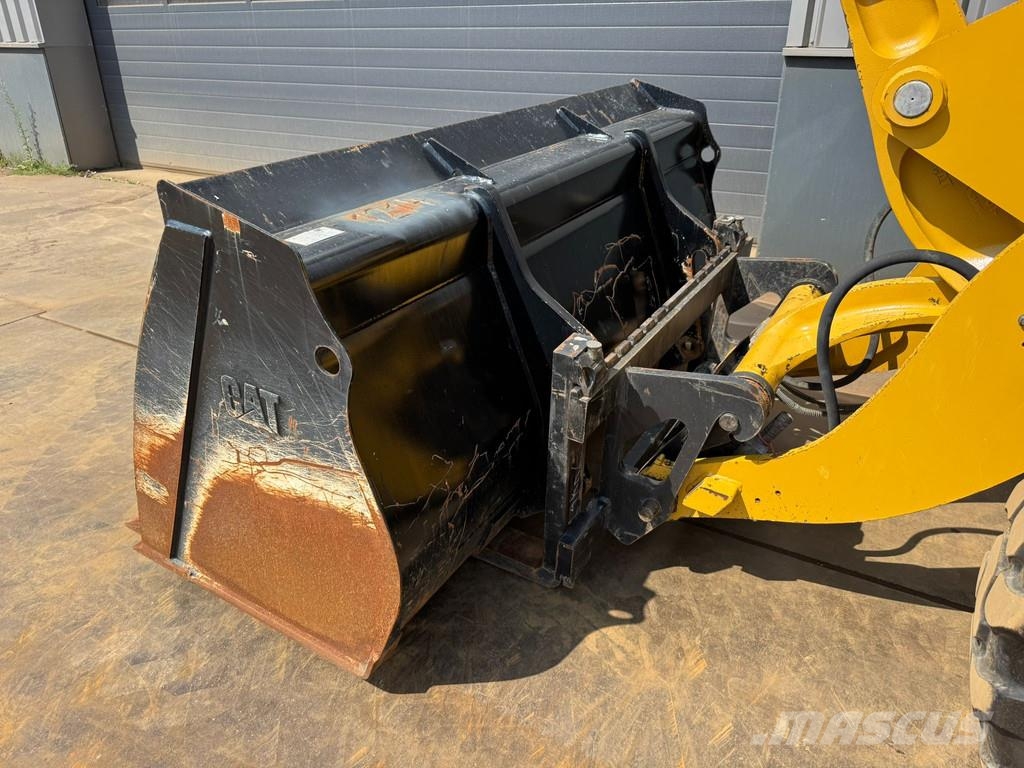 CAT 908M 輪胎式裝載機