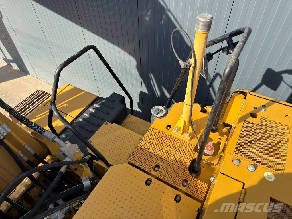 CAT 330 07B | NEW CHAINS Rupsgraafmachines