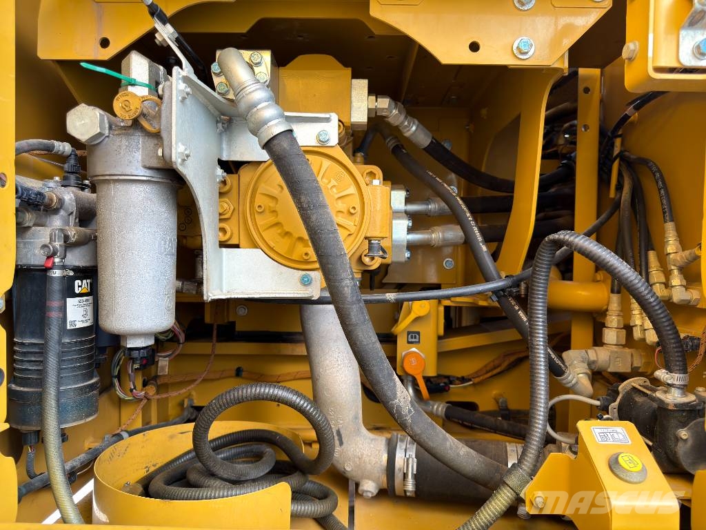 CAT 330 07B | NEW CHAINS Rupsgraafmachines